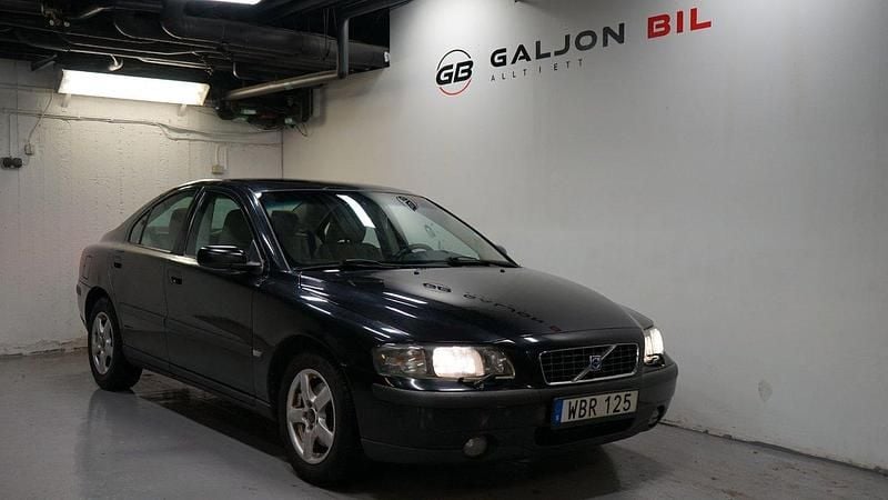Svart Begagnad 2004 Volvo S60 Business Edition Sedan | 23 000 kr (Bra pris) - Bild 1/4
