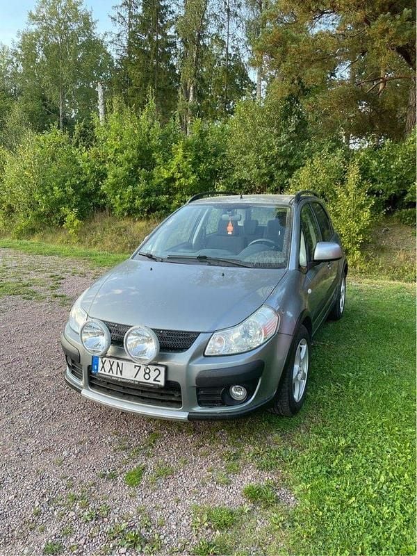 Silver Begagnad 2006 Suzuki SX4 | 25 000 kr (Marknadspris) - Bild 1/1