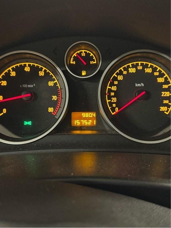 Grå Begagnad 2007 Opel Astra Halvkombi | 24 000 kr (Marknadspris) - Bild 1/4