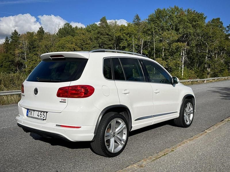 Vit Begagnad 2013 VW Tiguan R-line SUV | 96 000 kr (Bra pris) - Bild 1/4