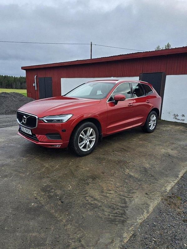 Röd Begagnad 2021 Volvo XC60 Momentum SUV | 299 000 kr (Superpris) - Bild 1/4