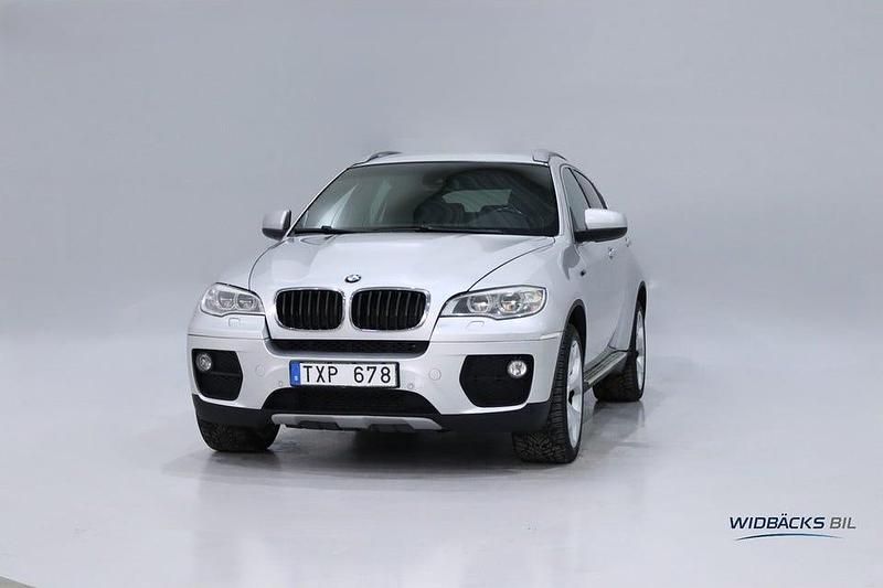 Ljusgrå Begagnad 2013 BMW X6 M Sport SUV | 159 900 kr (Marknadspris) - Bild 1/4