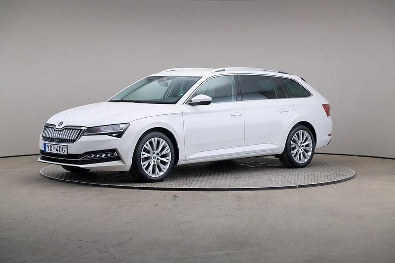 Vit Begagnad 2020 Skoda Superb Business Line Kombi | 269 000 kr (Bra pris) - Bild 1/4