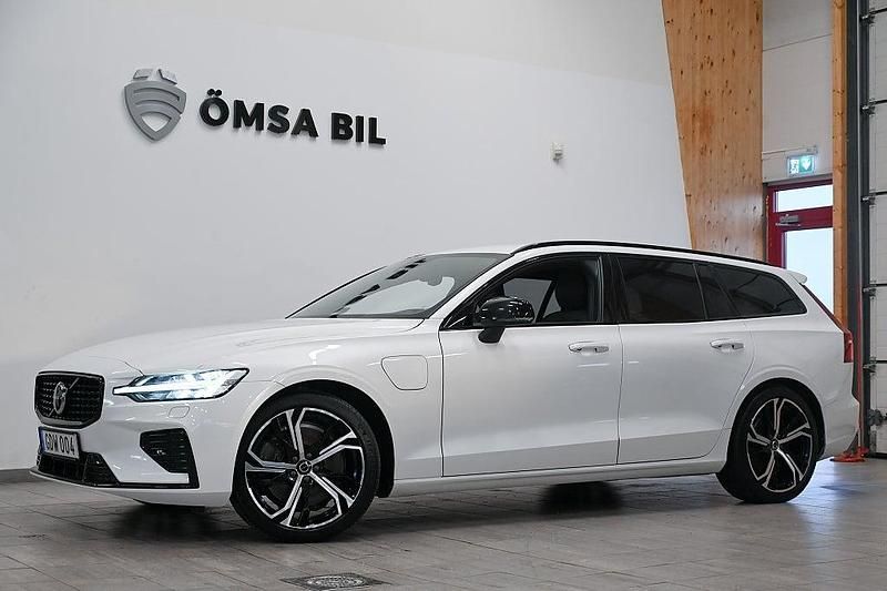 Vit Begagnad 2022 Volvo V60 R-Design Kombi | 364 800 kr (Lite dyr) - Bild 1/4