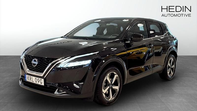 Svart (black) Begagnad 2024 Nissan Qashqai Tekna SUV | 309 900 kr (Marknadspris) - Bild 1/4