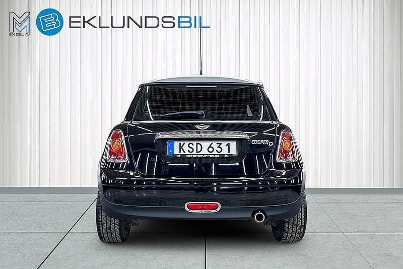 Begagnad Mini Cooper D Chili 109 HK (80 kW) 2010 Midnight black metallic Halvkombi