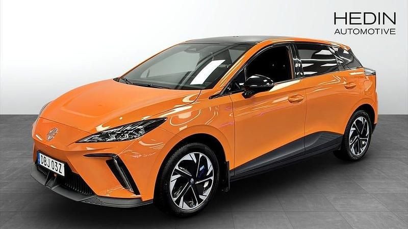 Begagnad MG MG4 EV Luxury 150 kW (204 HK) 2022 Orange Halvkombi