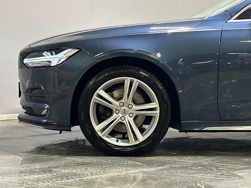 Begagnad Volvo S90 Momentum 150 HK (110 kW) 2017 Mörkblå Sedan