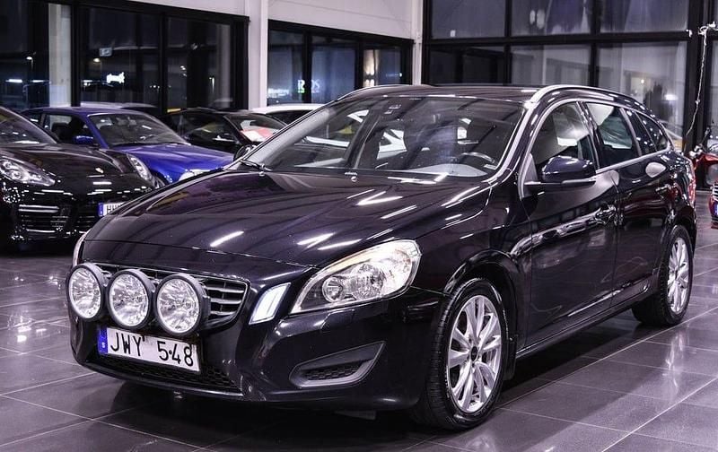 Svart Begagnad 2011 Volvo V60 Kinetic Kombi | 69 900 kr (Superpris) - Bild 1/4