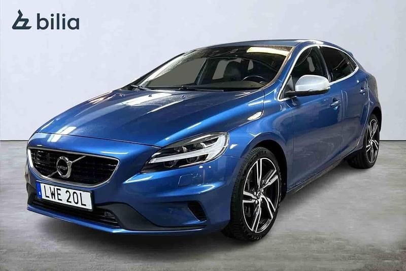 Blå Begagnad 2019 Volvo V40 Kombi | 229 900 kr - Bild 1/1