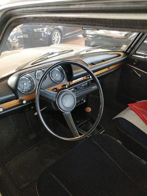 Begagnad BMW 2000 101 HK (74 kW) 1971 Vit Sedan