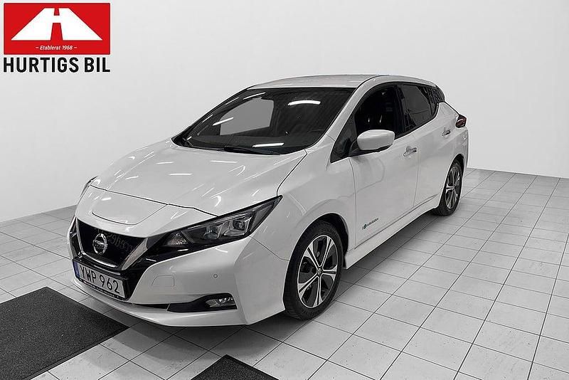 Vit Begagnad 2018 Nissan Leaf Tekna Halvkombi | 139 700 kr (Marknadspris) - Bild 1/4