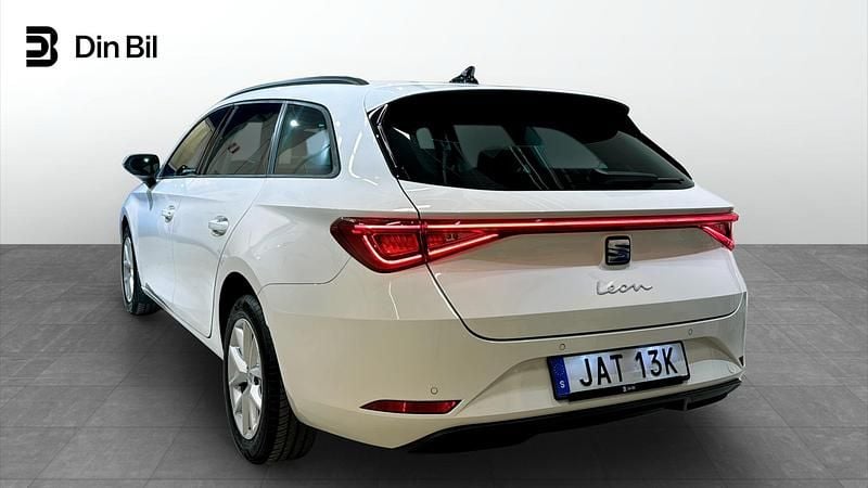 Begagnad Seat Leon Style 110 HK (80 kW) 2024 Candy white Kombi