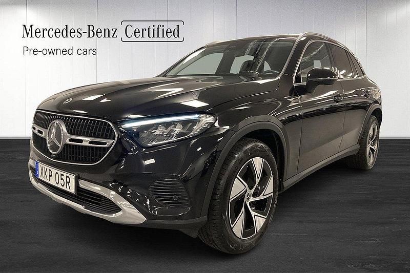 Svart Begagnad 2024 Mercedes GLC300e Avantgarde SUV | 649 000 kr (Marknadspris) - Bild 1/4
