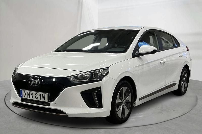 Vit Begagnad 2019 Hyundai Ioniq Trend Halvkombi | 133 000 kr (Marknadspris) - Bild 1/4