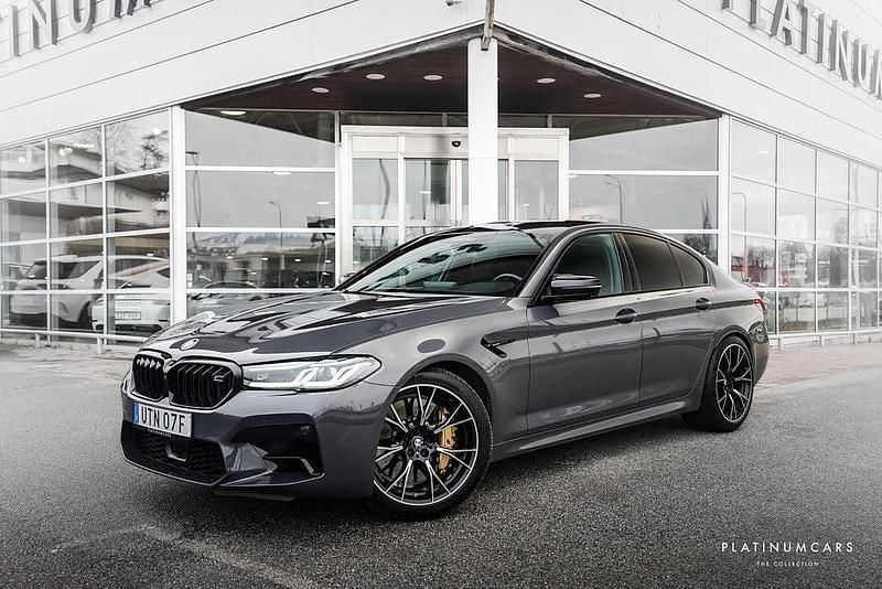 Grå Begagnad 2020 BMW M5 Competition Edition Sedan | 1 079 000 kr - Bild 1/4