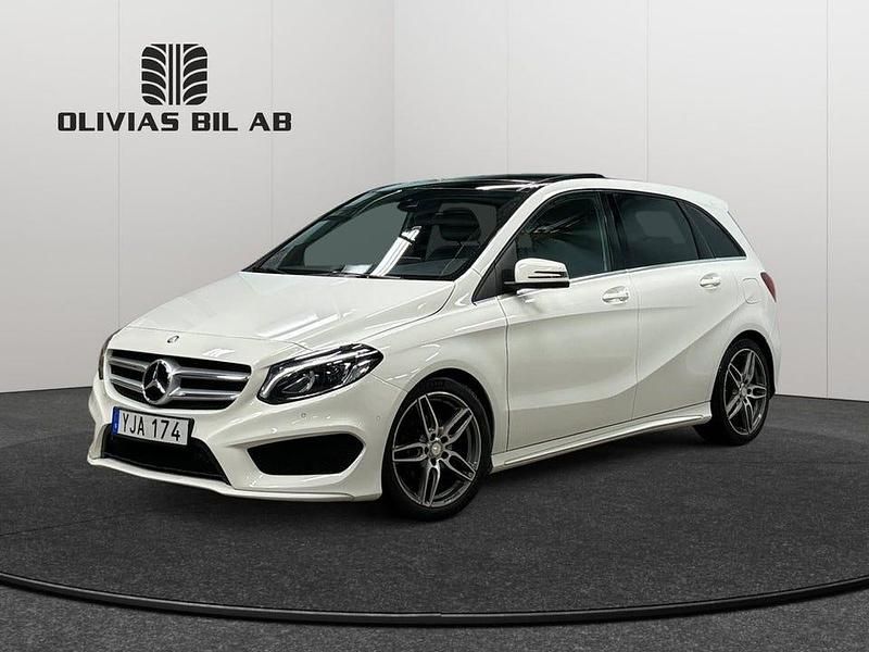 Vit Begagnad 2017 Mercedes 200 AMG Halvkombi | 159 900 kr - Bild 1/4