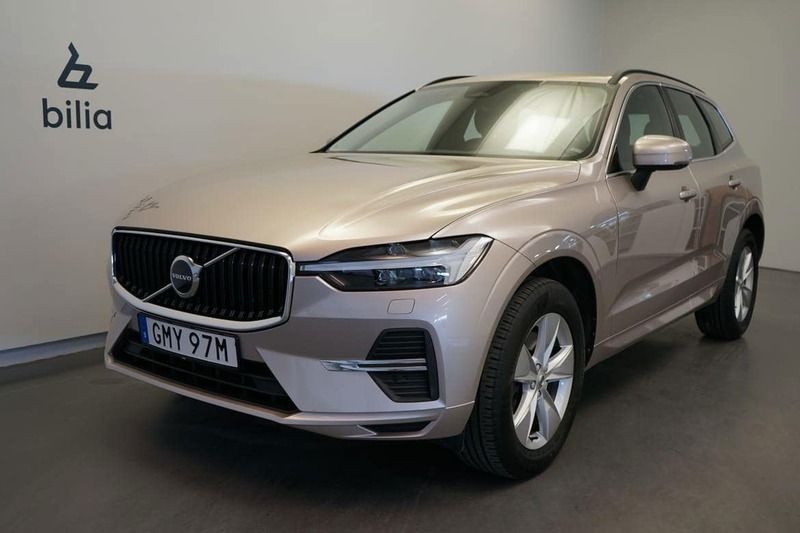 Grå Begagnad 2022 Volvo XC60 Core SUV | 399 900 kr (Superpris) - Bild 1/3