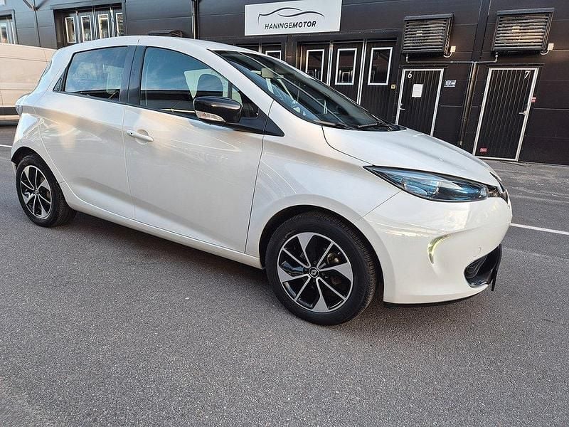 Begagnad Renault Zoe 68 kW (93 HK) 2017 Vit Halvkombi