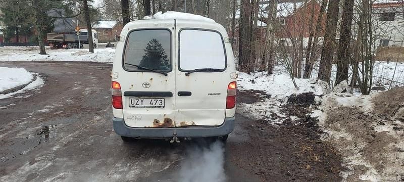 Begagnad Toyota HiAce 102 HK (75 kW) 2004 Van