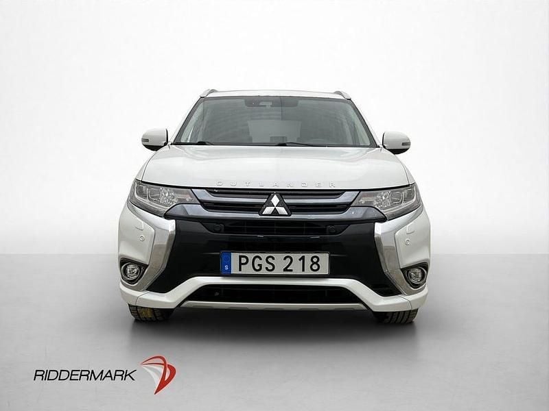Begagnad Mitsubishi Outlander 203 HK (149 kW) 2017 Vit SUV