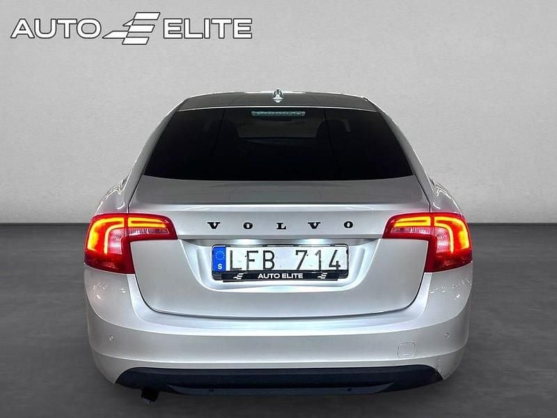 Begagnad Volvo S60 Momentum 163 HK (119 kW) 2010 Ljusgrå Sedan
