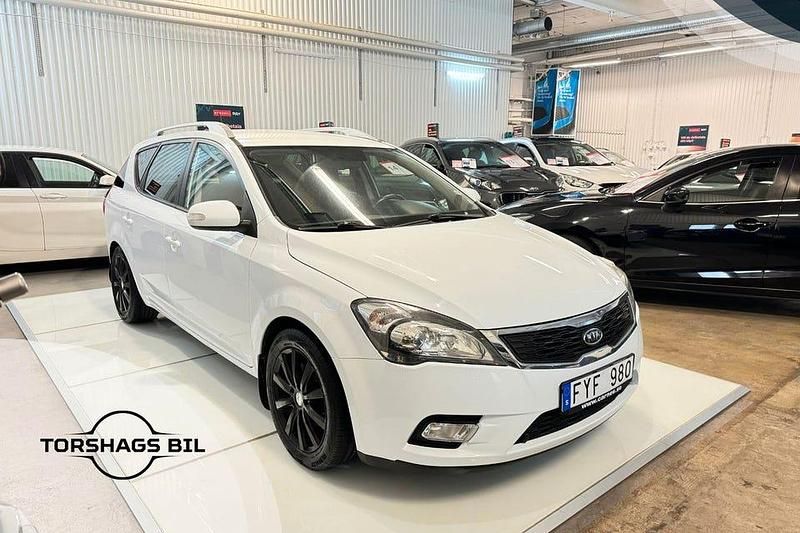 Vit Begagnad 2010 Kia Ceed Sportswagon Kombi | 42 900 kr (Marknadspris) - Bild 1/3