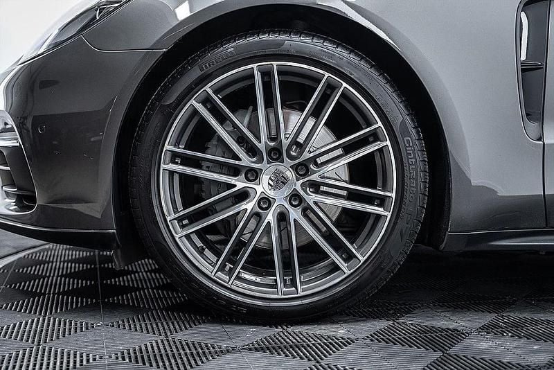 Begagnad Porsche Panamera Sport 441 HK (324 kW) 2016 Mörkgrå Halvkombi