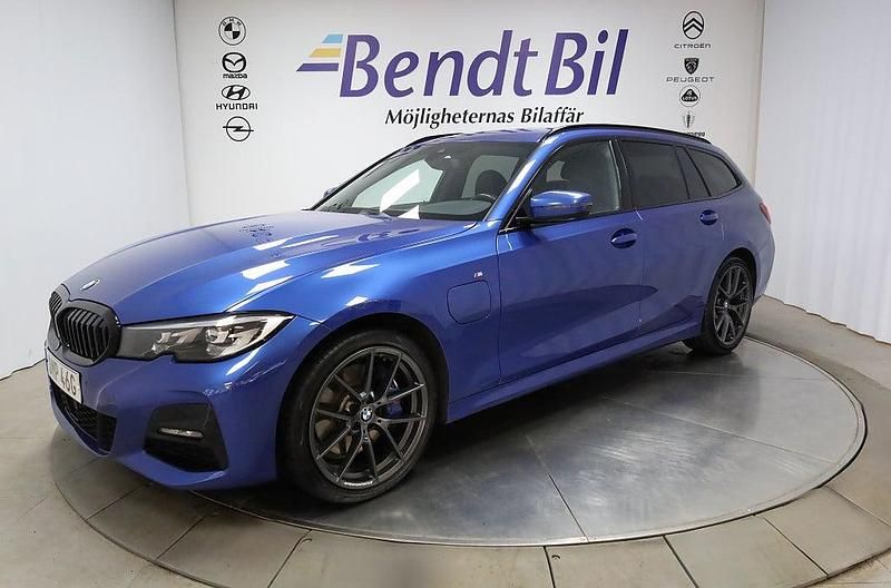 Begagnad BMW 330e M Sport 292 HK (214 kW) 2020 Portimao blå metallic Kombi