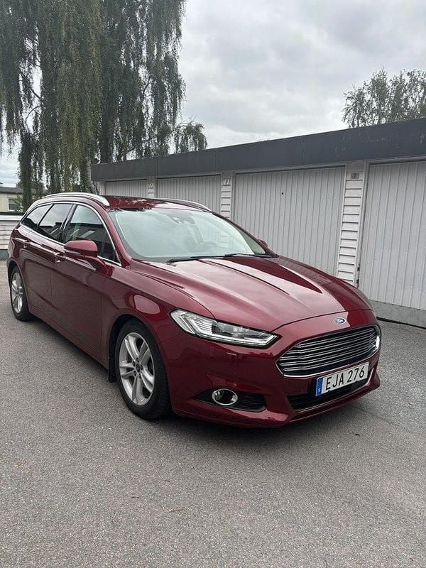 Röd Begagnad 2016 Ford Mondeo Titanium Kombi | 124 900 kr (Superpris) - Bild 1/4