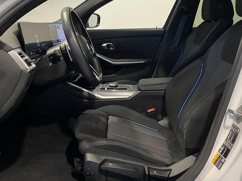 Begagnad BMW 330 M Sport 184 HK (135 kW) 2025 Vit Kombi