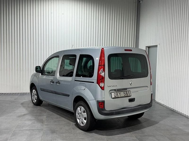 Begagnad Renault Kangoo 106 HK (77 kW) 2010 Silver Minibuss