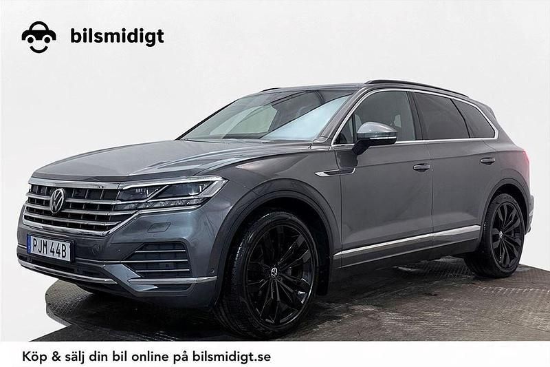 Grå Begagnad 2021 VW Touareg SUV | 492 900 kr (Superpris) - Bild 1/3