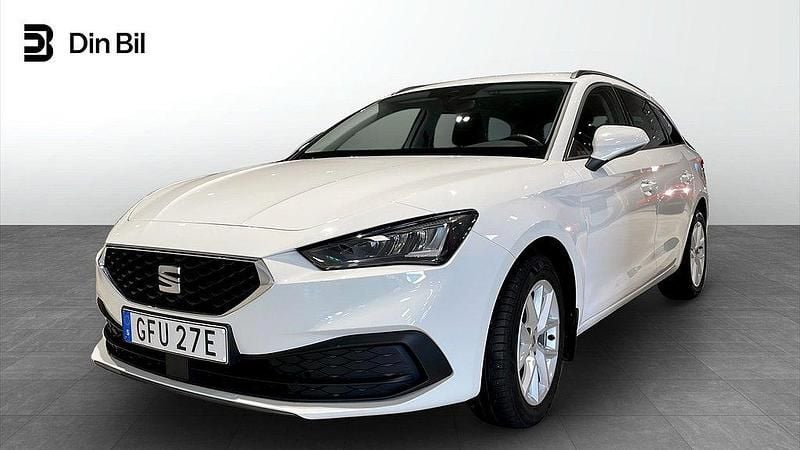 Vit (candy white) Begagnad 2022 Seat Leon Style Kombi | 189 900 kr (Bra pris) - Bild 1/4
