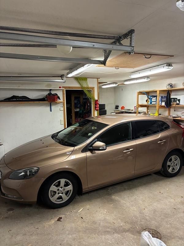 Begagnad Volvo V40 115 HK (84 kW) 2014