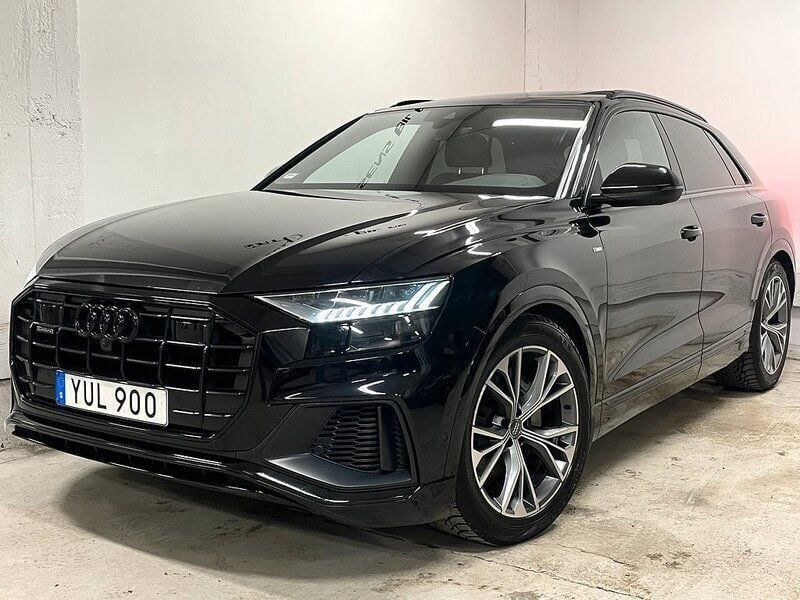 Svart Begagnad 2018 Audi Q8 S-Line SUV | 699 000 kr - Bild 1/4
