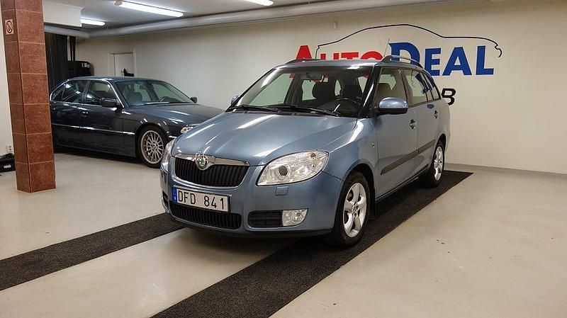 Grå Begagnad 2008 Skoda Fabia Kombi | 24 900 kr (Bra pris) - Bild 1/4