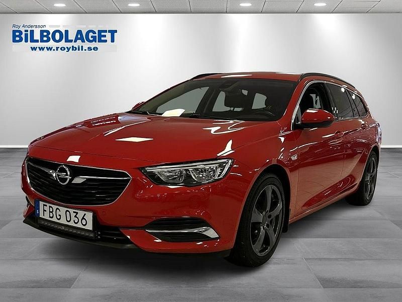 Röd Begagnad 2018 Opel Insignia Enjoy Kombi | 177 000 kr (Marknadspris) - Bild 1/4