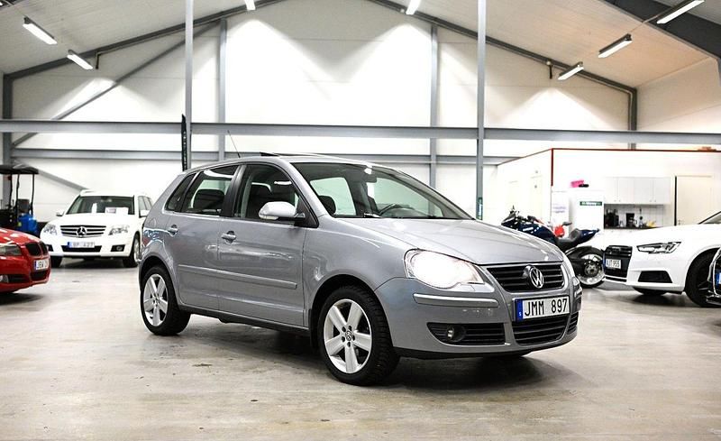 Silver Begagnad 2008 VW Polo Halvkombi | 49 000 kr (Marknadspris) - Bild 1/4