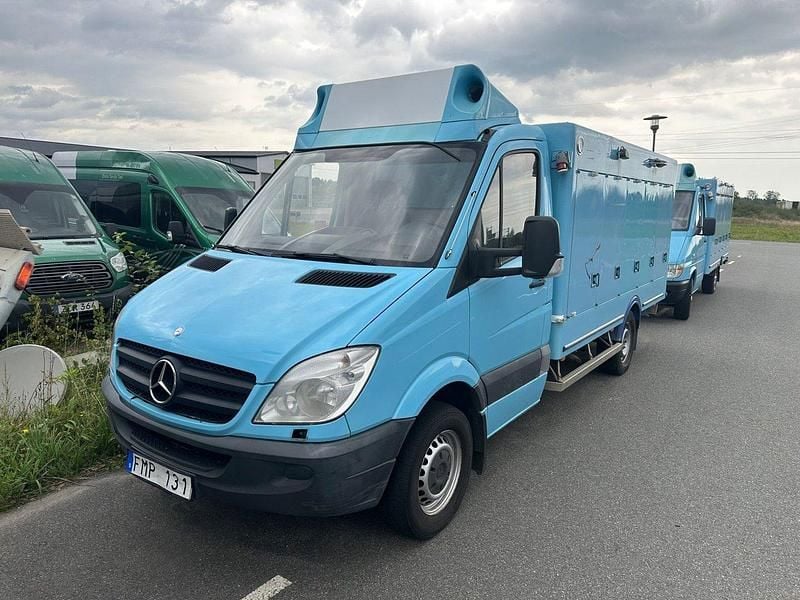 Blå Begagnad 2008 Mercedes Sprinter Van | 75 000 kr (Marknadspris) - Bild 1/4