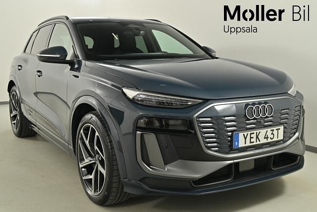 Plasmablå metallic Begagnad 2024 Audi Q6 e-tron S-Line SUV | 809 000 kr (Marknadspris) - Bild 1/3