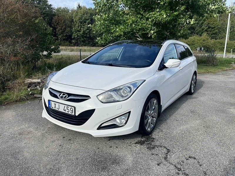 Vit Begagnad 2012 Hyundai i40 Kombi | 70 000 kr (Marknadspris) - Bild 1/3