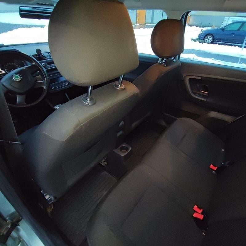 Grön Begagnad 2012 Skoda Fabia Elegance Halvkombi | 39 500 kr (Bra pris) - Bild 1/4