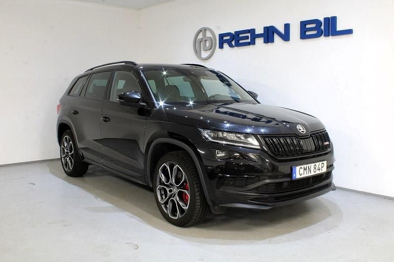 Svart Begagnad 2019 Skoda Kodiaq RS SUV | 339 000 kr (Marknadspris) - Bild 1/4