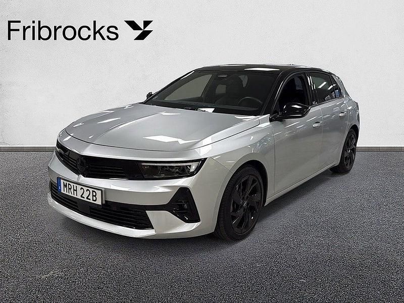 Grå Begagnad 2024 Opel Astra Halvkombi | 239 000 kr (Marknadspris) - Bild 1/4