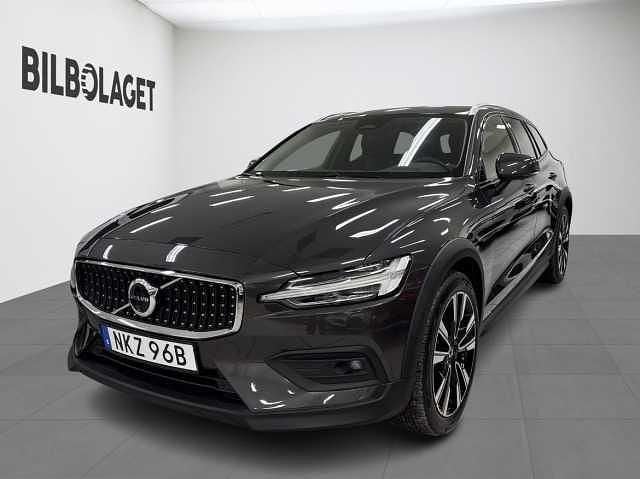 Begagnad 2024 Volvo V60 CC Kombi | 424 800 kr (Lite dyr) - Bild 1/4