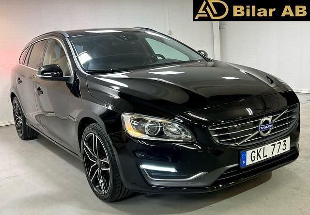 Svart Begagnad 2014 Volvo V60 Momentum Kombi | 119 800 kr (Marknadspris) - Bild 1/4