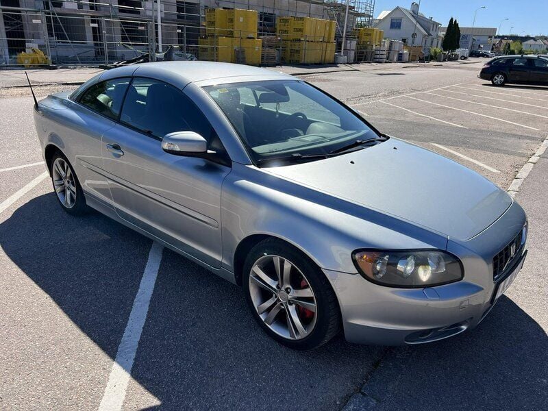 Grå Begagnad 2009 Volvo C70 Summum Cab | 79 900 kr (Bra pris) - Bild 1/4