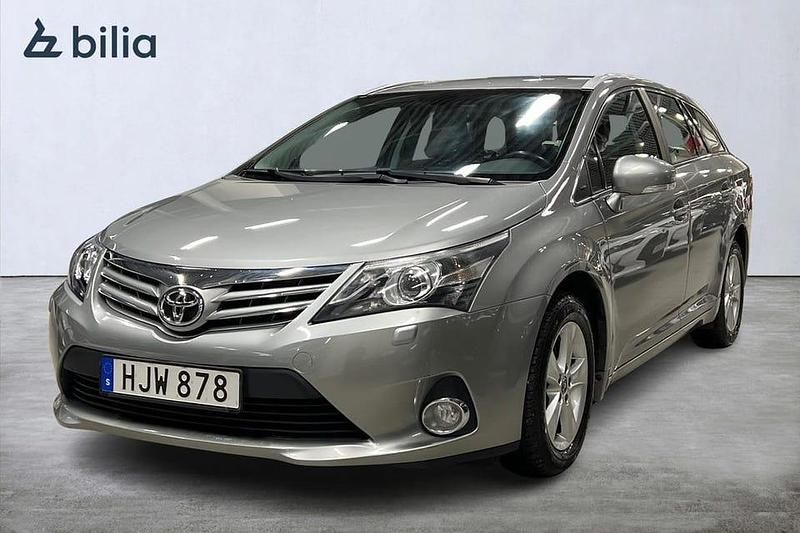 Grå Begagnad 2014 Toyota Avensis Business Edition Kombi | 139 900 kr (Dyr) - Bild 1/4