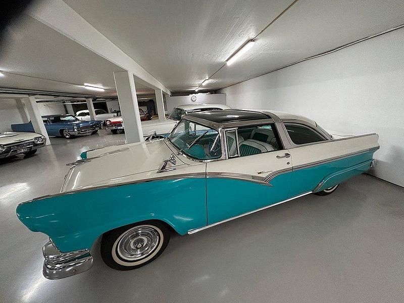 Begagnad Ford Fairlane 213 HK (156 kW) 1956 Flerfärgad Sedan